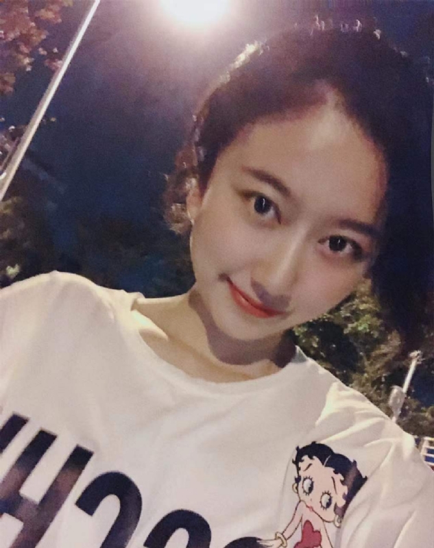佳佳的第一张照片--佛山闪婚服务中心